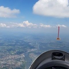Flugwegposition um 13:40:18: Aufgenommen in der Nähe von Deggendorf, Deutschland in 2184 Meter